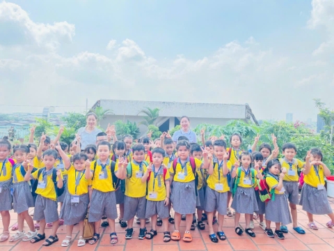 Em là học sinh lớp lá