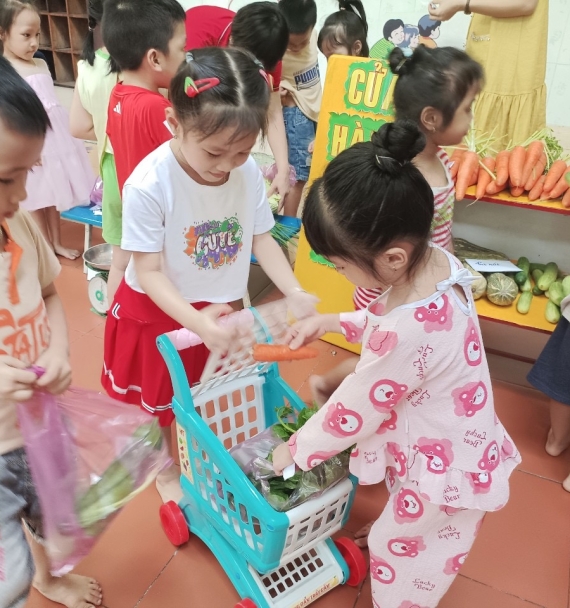 Chị Ngân - phụ huynh bé Hiền